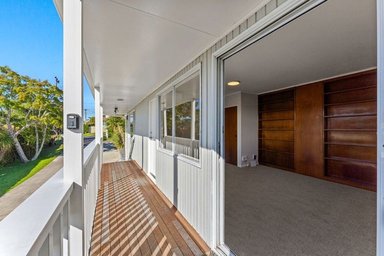 Photo of property in 2/63 Ocean View Road, Hillcrest, Auckland, 0627