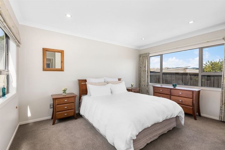 Photo of property in 7 Sumner Terrace, Aotea, Porirua, 5024