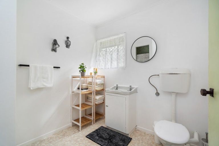 Photo of property in 165 Oakura Road, Oakura, Hikurangi, 0184