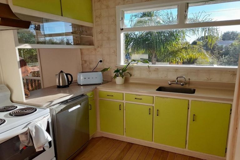 Photo of property in 3 Mason Street, New Lynn, Auckland, 0600