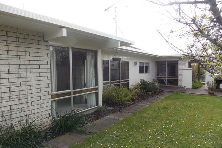 Photo of property in 4 Paradise Place, Milson, Palmerston North, 4414