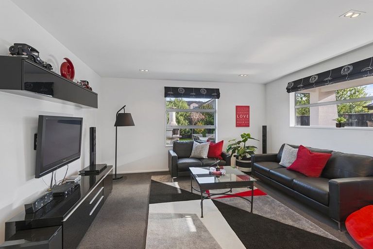 Photo of property in 14 Ashview Place, Rangiora, 7400