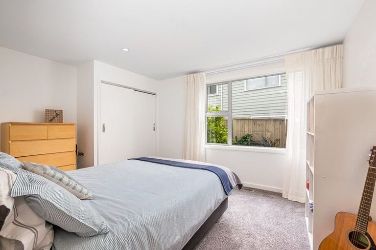 Photo of property in 185 Breaker Bay Road, Breaker Bay, Wellington, 6022