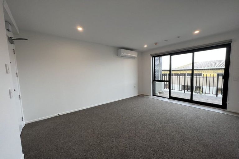 Photo of property in 103/28c Eileen Newey Place, Henderson, Auckland, 0612