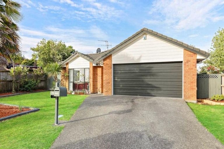 Photo of property in 15 Ironstone Place, Randwick Park, Auckland, 2105