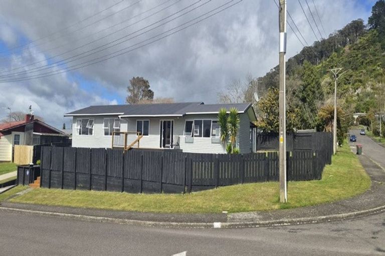 Photo of property in 6 Matuku Street, Selwyn Heights, Rotorua, 3015