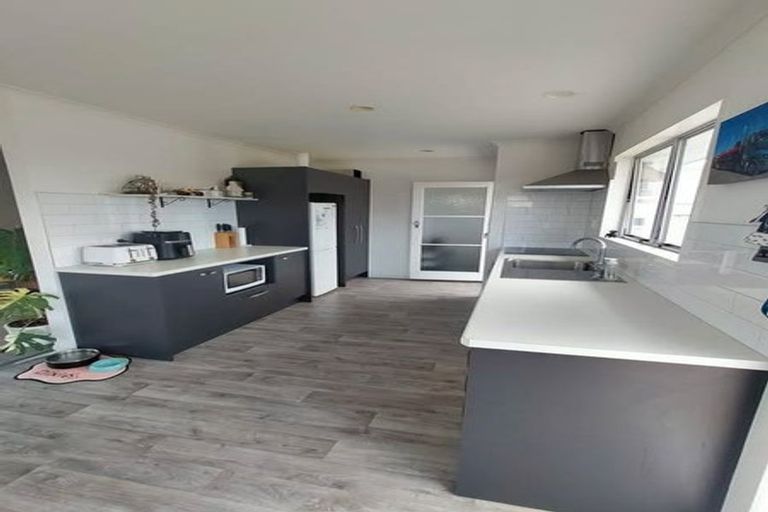 Photo of property in 16 Meeanee Quay, Westshore, Napier, 4110