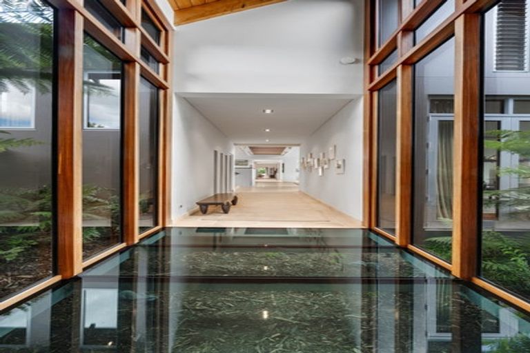 Photo of property in 42 Porterfield Road, Whitford, Howick, 2571