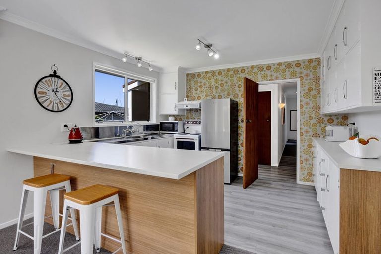 Photo of property in 3 Climie Crescent, Hawera, 4610