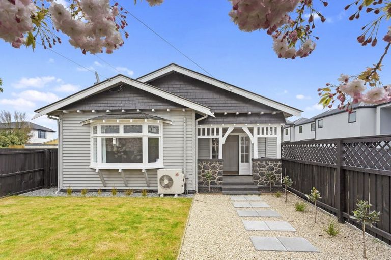 Photo of property in 1/19 Hills Road, Edgeware, Christchurch, 8013