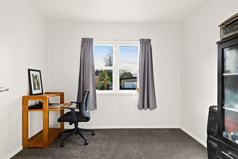 Photo of property in 2/24 Woodside Road, Massey, Auckland, 0614