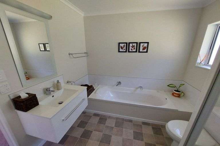 Photo of property in 388 Bidwills Cutting Road, Morison Bush, Greytown, 5794