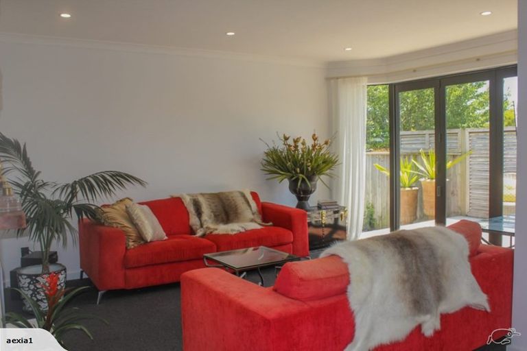 Photo of property in 84 Brooklands Road, Brooklands, New Plymouth, 4310