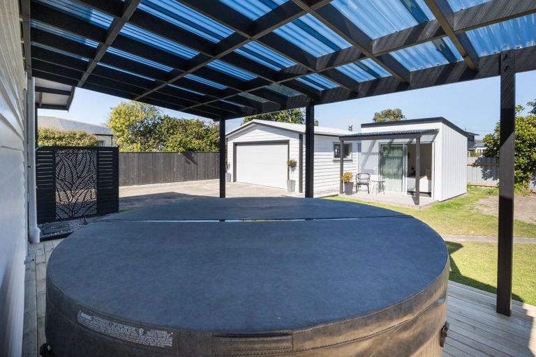 Photo of property in 8 Cousins Avenue East, Foxton Beach, Foxton, 4815