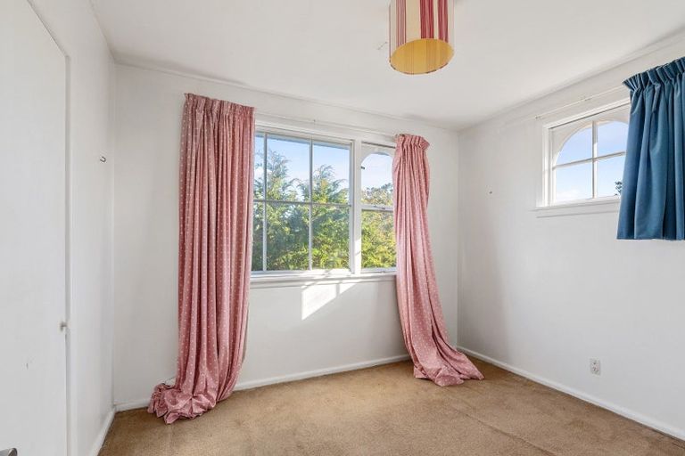 Photo of property in 12 Ladbrokes Place, Fendalton, Christchurch, 8052
