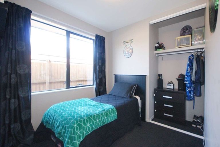 Photo of property in 14 Walnut Way, Rangiora, 7400