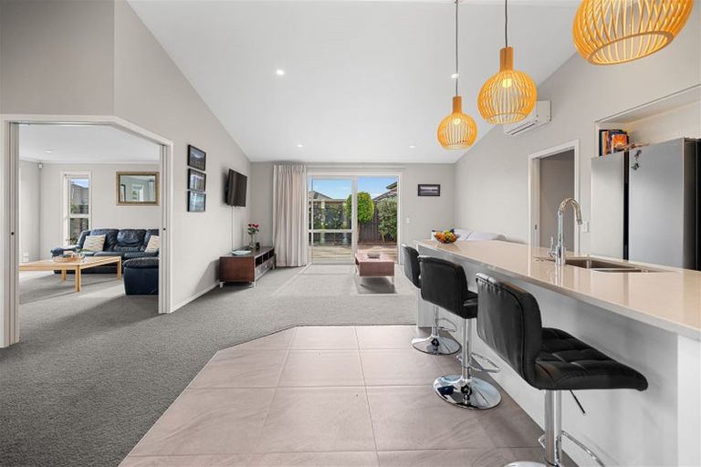 Photo of property in 34 Awatira Drive, Papamoa Beach, Papamoa, 3118