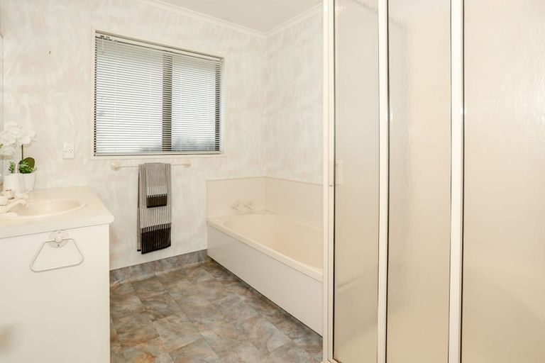 Photo of property in 11 Villa Grove, Ilam, Christchurch, 8041