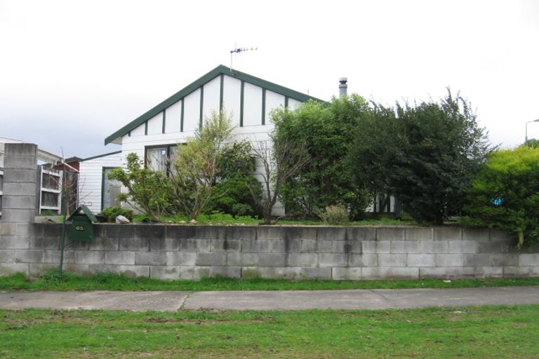 Photo of property in 65 Hillcrest Drive, Kelvin Grove, Palmerston North, 4414
