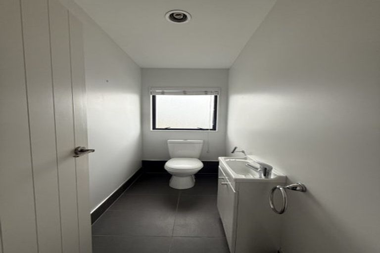 Photo of property in 29 Huntington Park Drive, Greenhithe, Auckland, 0632