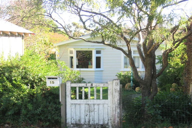 Photo of property in 15 Mahoe Street, Eastbourne, Lower Hutt, 5013