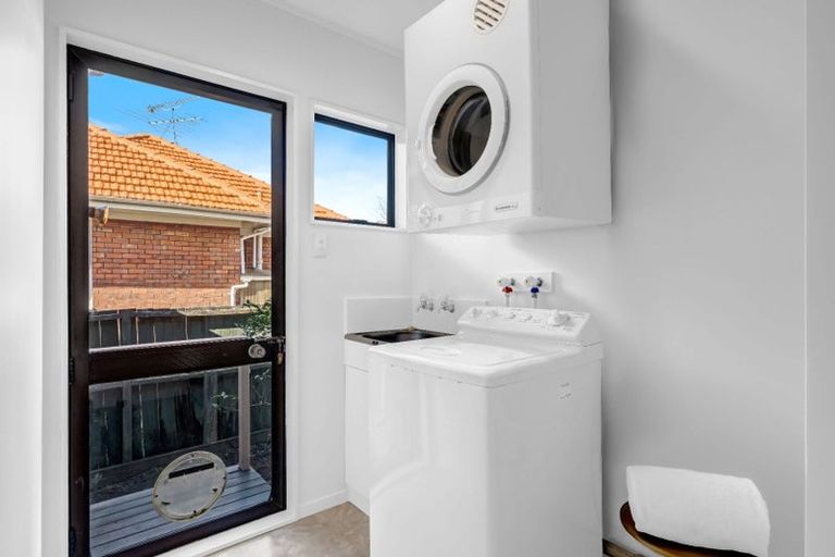 Photo of property in 1a Kowhatu Road, One Tree Hill, Auckland, 1061