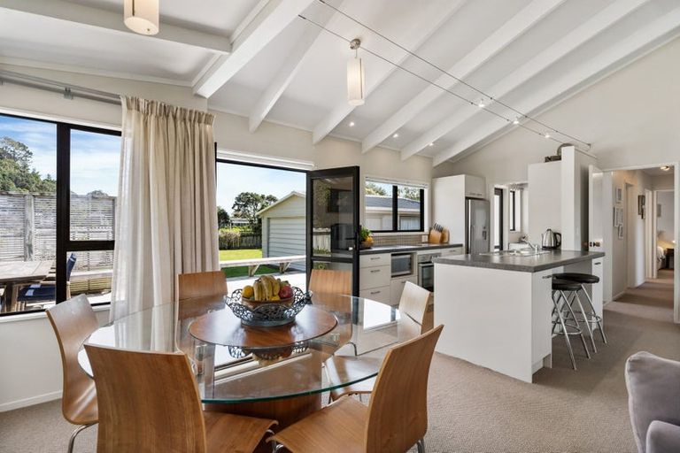 Photo of property in 16 Holland Close, Pauanui, Hikuai, 3579