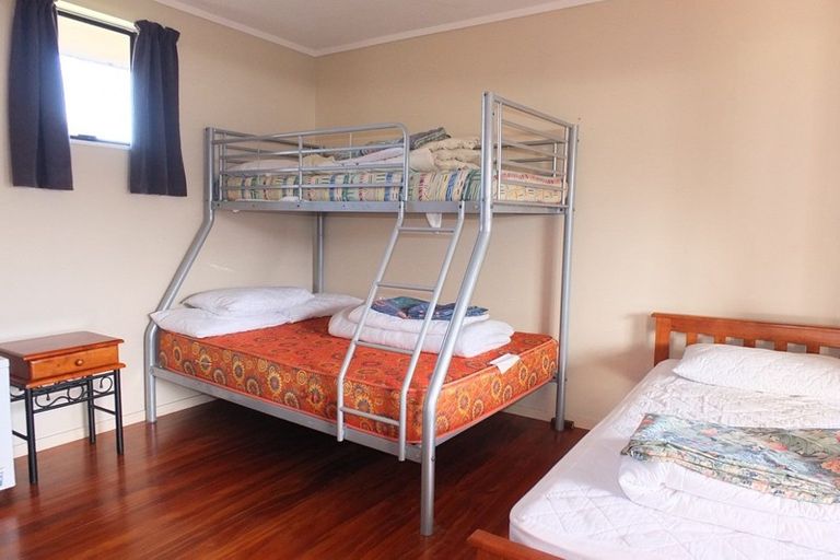 Photo of property in 30 Pratt Avenue, Foxton Beach, Foxton, 4815