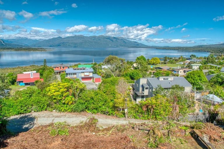 Photo of property in 8 Ivy Terrace, Moana, 7872