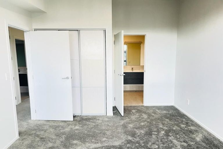 Photo of property in 18/11 Carlos Drive, Flat Bush, Auckland, 2016