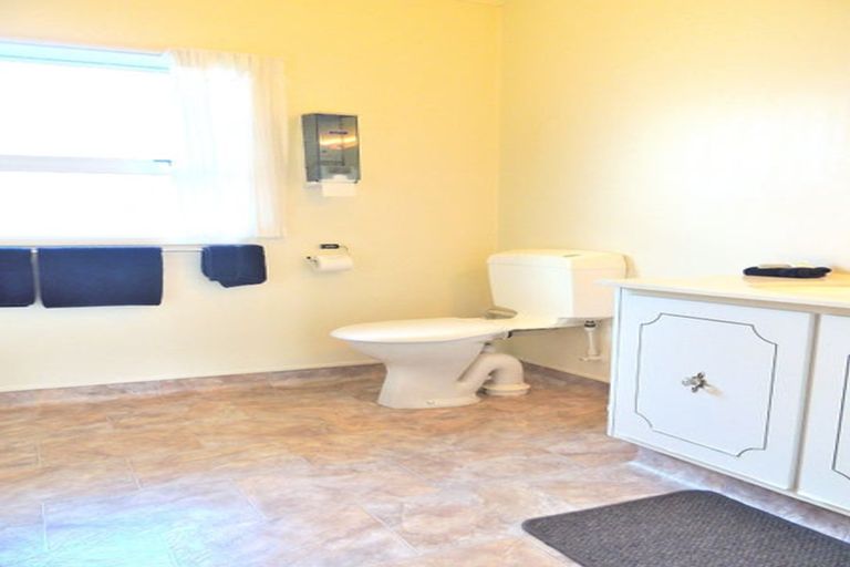 Photo of property in 5 Glen Alton Avenue, Paparangi, Wellington, 6037