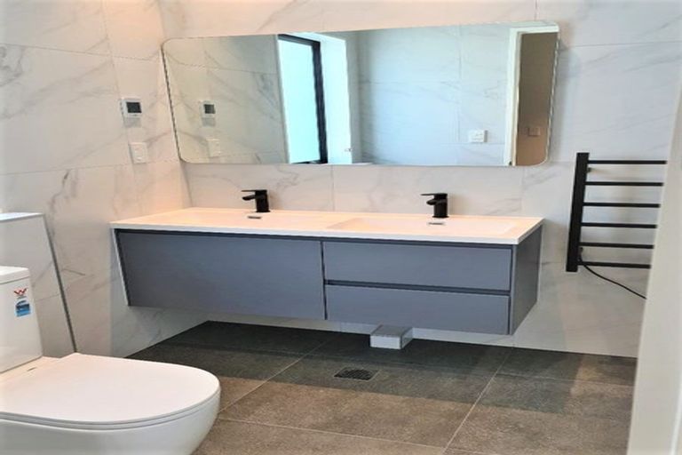 Photo of property in 167c East Coast Road, Castor Bay, Auckland, 0620