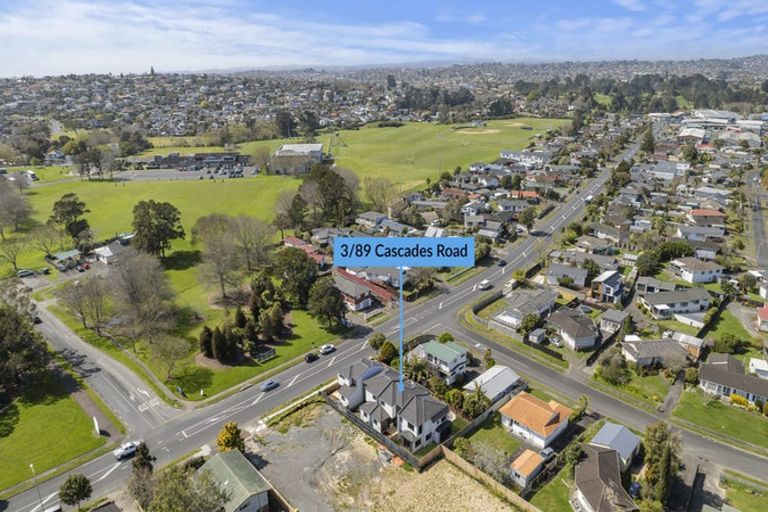 Photo of property in 89c Cascades Road, Pakuranga Heights, Auckland, 2010
