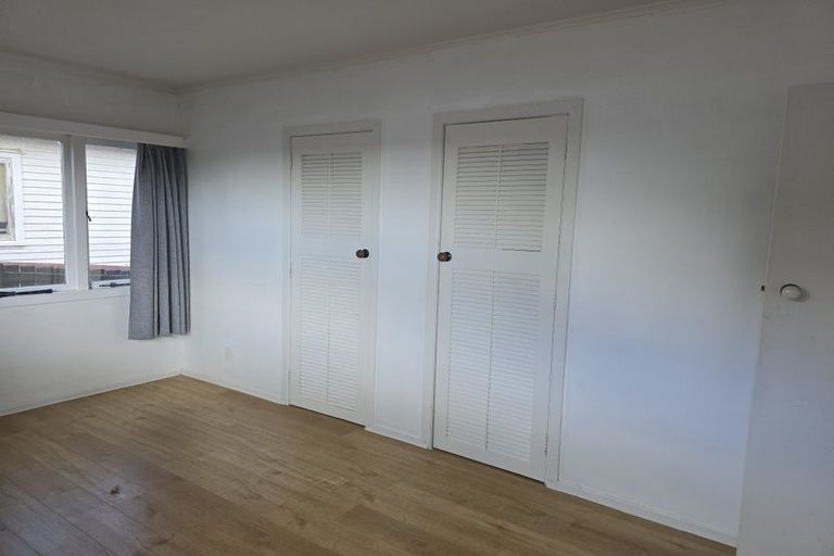 Photo of property in 62 College Road, Northcote, Auckland, 0627