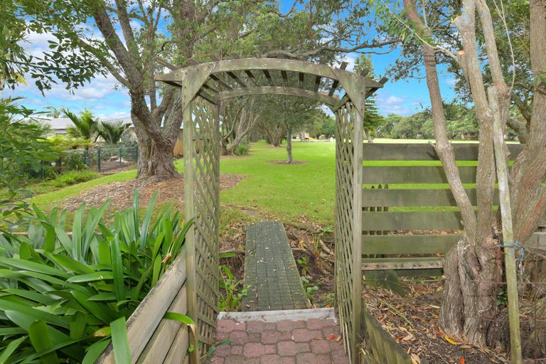 Photo of property in 3/6 Manuka Street, Orewa, 0931