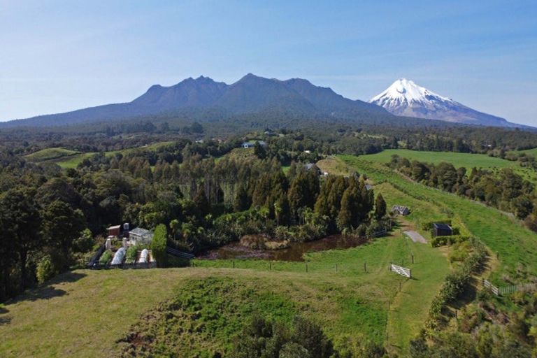 Photo of property in 828 Dover Road, Okato, New Plymouth, 4374