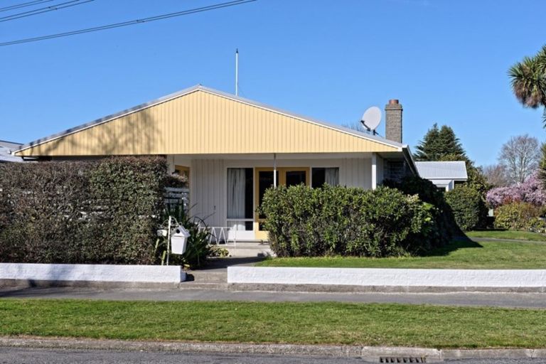 Photo of property in 2/20 Arlington Street, Burnside, Christchurch, 8053