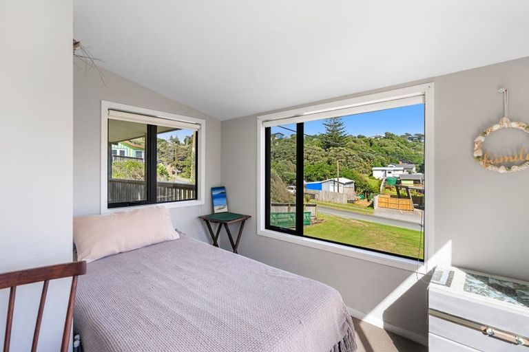 Photo of property in 47 Sea View Road, Baylys Beach, 0377