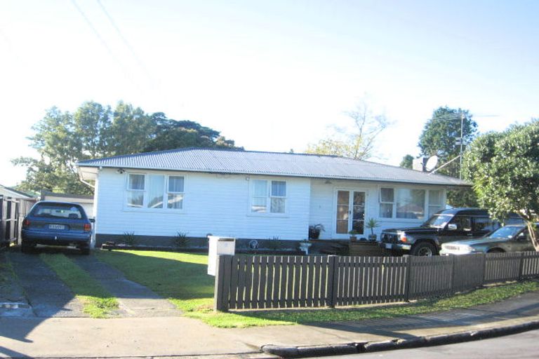 Photo of property in 4 Lyndon Place, Manurewa, Auckland, 2102