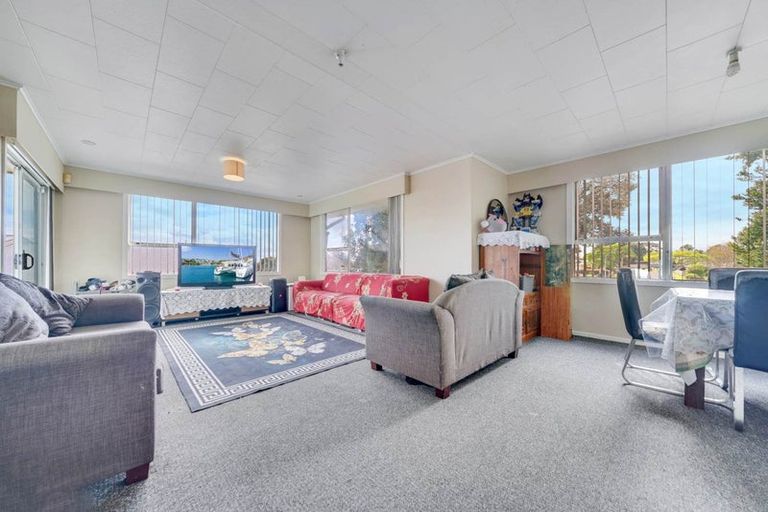 Photo of property in 38 Burbank Avenue, Manurewa, Auckland, 2102