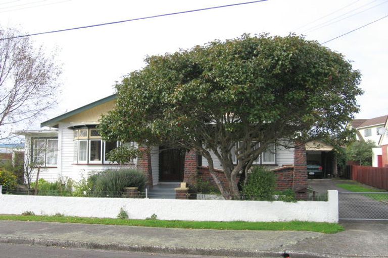 Photo of property in 3 Okura Grove, Boulcott, Lower Hutt, 5010