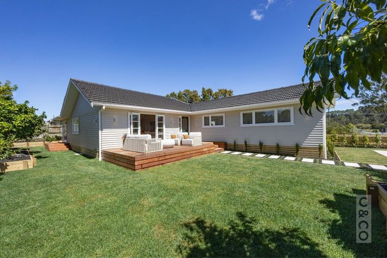 Photo of property in 2 Queen Street, Riverhead, 0820