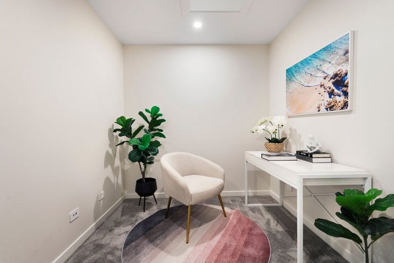 Photo of property in 2/16 Clara Road, Silverdale, 0932