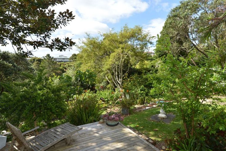 Photo of property in 30 Westview Grove, Miramar, Wellington, 6022