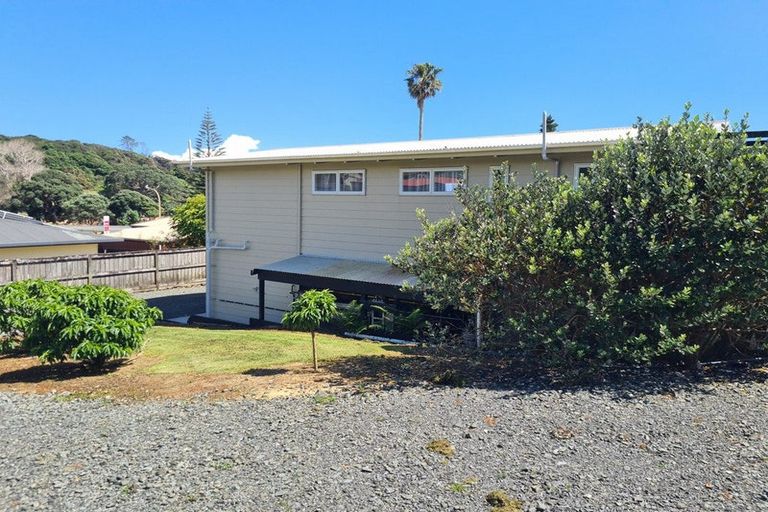 Photo of property in 4 Stratford Drive, Cable Bay, 0420