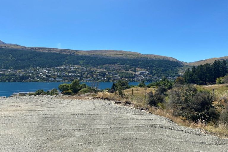 Photo of property in 5 Red Deer Rise, Kelvin Heights, Queenstown, 9300