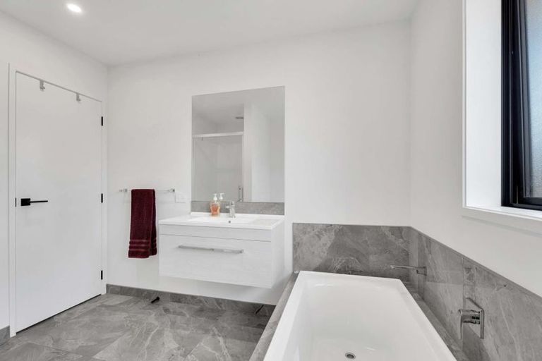 Photo of property in 4 Ronomor Place, Whitianga, 3510