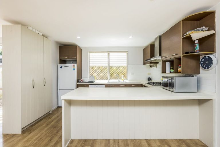 Photo of property in 18 Windfola Parkway, Takanini, 2112