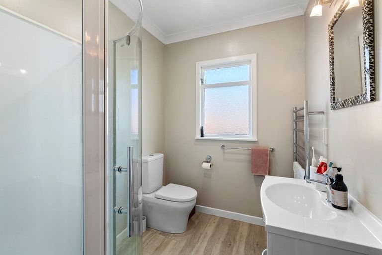 Photo of property in 157 Mangorei Road, Merrilands, New Plymouth, 4312