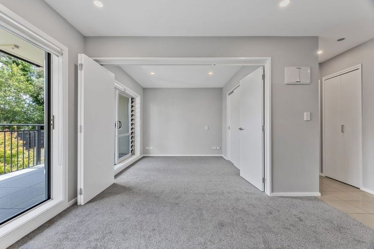 Photo of property in 10a/71 Spencer Road, Oteha, Auckland, 0632